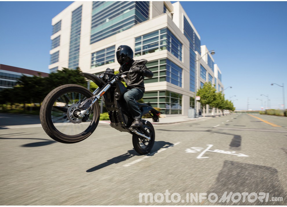 Zero Motorcycles, gamma 2016: le elettriche migliorano in prezzo ed autonomia - Foto 18 di 43