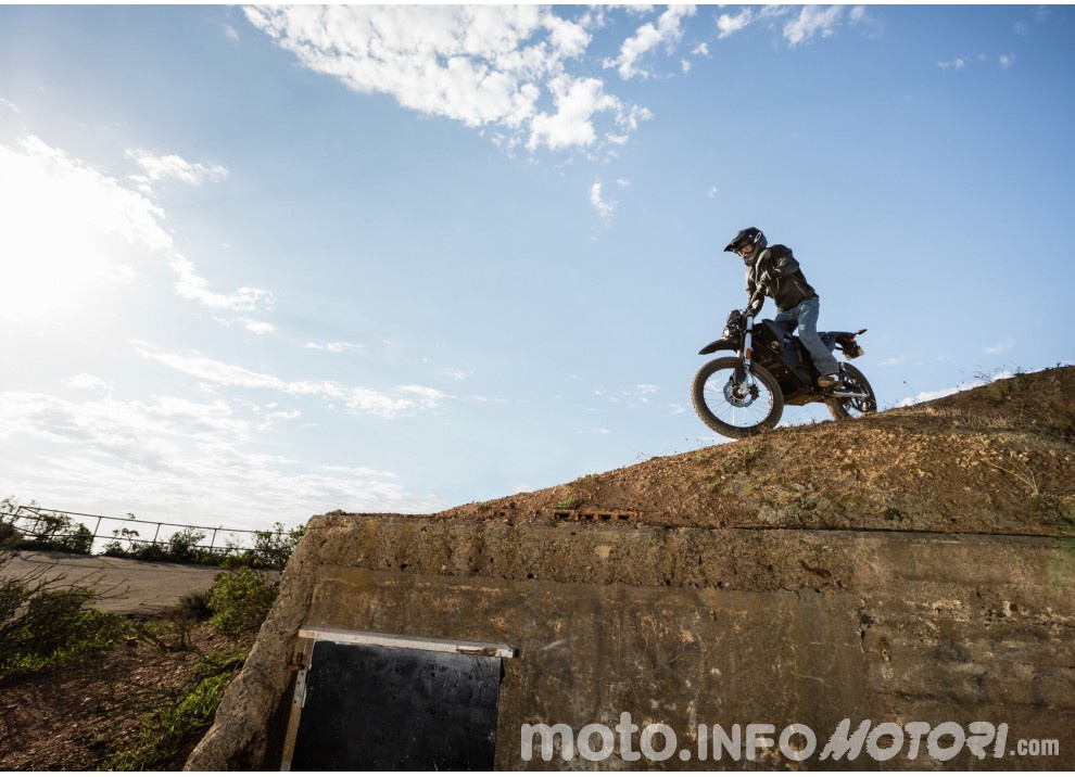 Zero Motorcycles, gamma 2016: le elettriche migliorano in prezzo ed autonomia - Foto 33 di 43