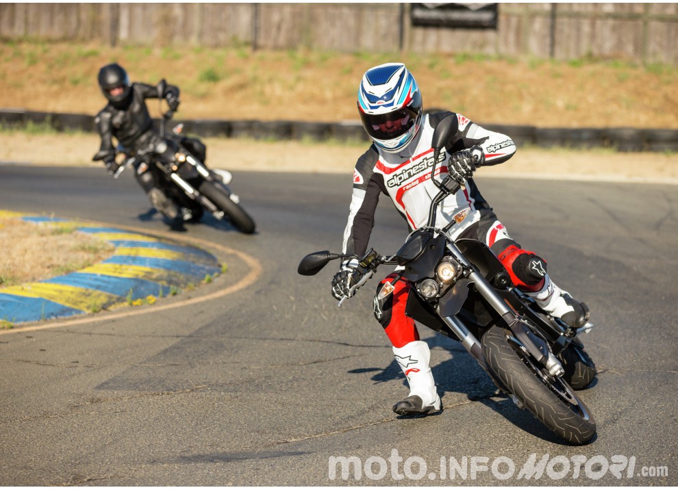 Zero Motorcycles, gamma 2016: le elettriche migliorano in prezzo ed autonomia - Foto 36 di 43