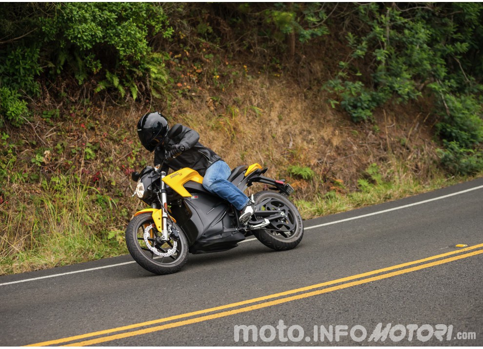 Zero Motorcycles, gamma 2016: le elettriche migliorano in prezzo ed autonomia - Foto 5 di 43