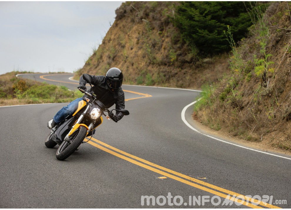 Zero Motorcycles, gamma 2016: le elettriche migliorano in prezzo ed autonomia - Foto 39 di 43