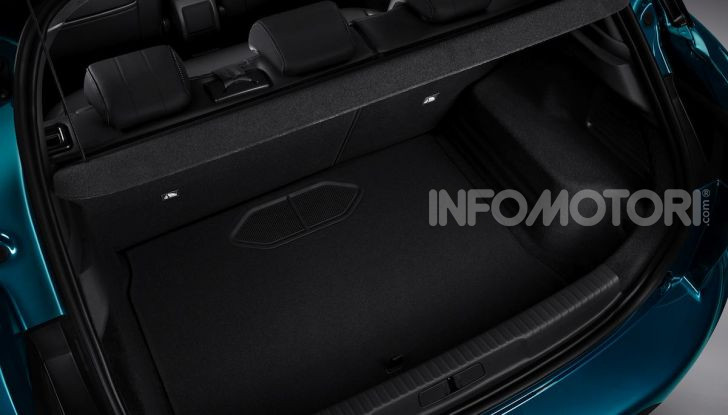 DS 3 Crossback 2019, il SUV di lusso urbano anche elettrico - Foto 24 di 29