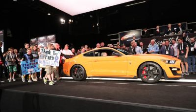 Ford Mustang Shelby GT500, l’esemplare n°1 venduto a $1,1 milioni