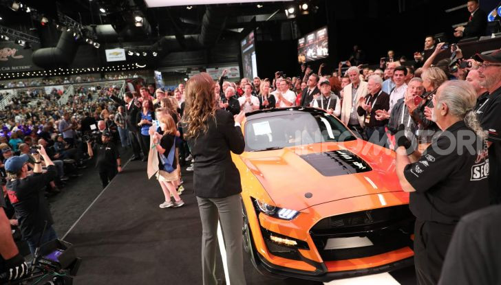 Ford Mustang Shelby GT500, l’esemplare n°1 venduto a $1,1 milioni - Foto 6 di 6