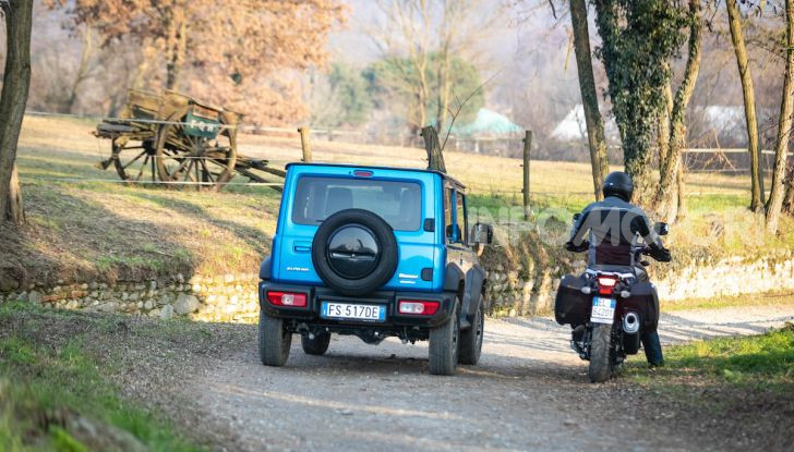 Suzuki Jimny VS V-Strom 1000 XT: il DNA dell’avventura - Foto 4 di 11