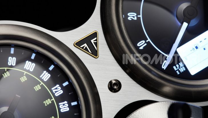 Triumph Factory Custom, il tailor made del marchio inglese - Foto 5 di 9