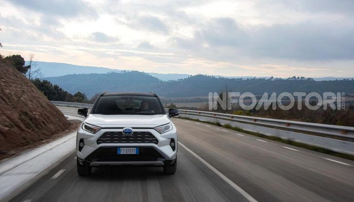 Toyota RAV4 2022: il SUV giapponese si aggiorna, ecco tutte le novità - Foto 24 di 26