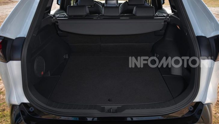 Prova Toyota RAV4 Hybrid 2019: il SUV ecologico per andare ovunque - Foto 48 di 64