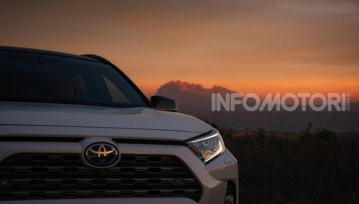 Toyota RAV4 2022: il SUV giapponese si aggiorna, ecco tutte le novità - Foto 21 di 26