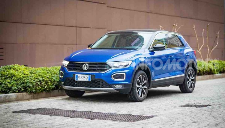 Volkswagen T-Roc 1.6 da 115CV: prova in notturna a Milano - Foto 1 di 45