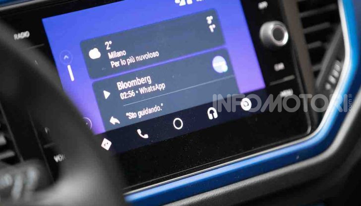 Volkswagen T-Roc 1.6 da 115CV: prova in notturna a Milano - Foto 36 di 45