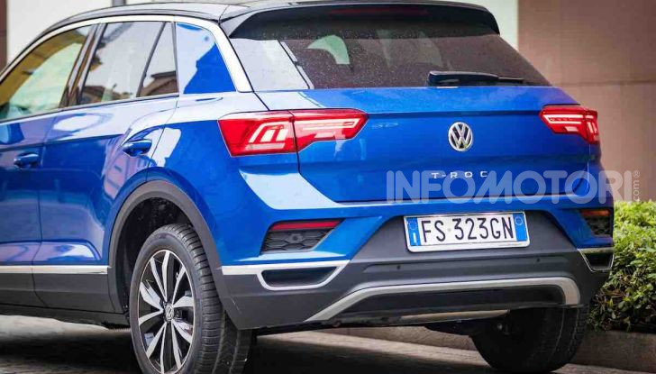 Volkswagen T-Roc 1.6 da 115CV: prova in notturna a Milano - Foto 5 di 45