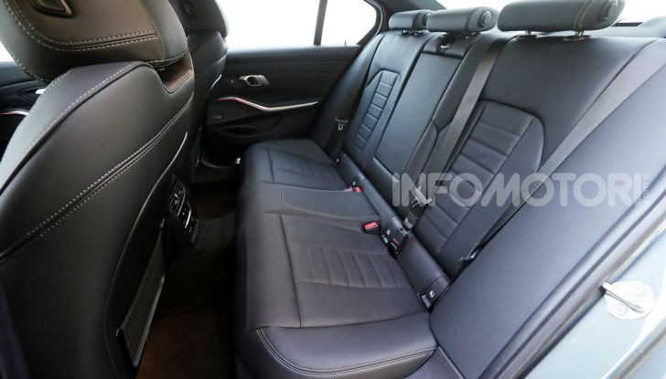 Nuova BMW Serie 3 2019, prova in anteprima, caratteristiche e prezzi - Foto 16 di 38