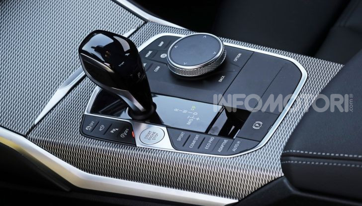 Nuova BMW Serie 3 2019, prova in anteprima, caratteristiche e prezzi - Foto 17 di 38
