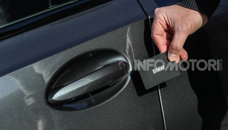 Nuova BMW Serie 3 2019, prova in anteprima, caratteristiche e prezzi - Foto 27 di 38