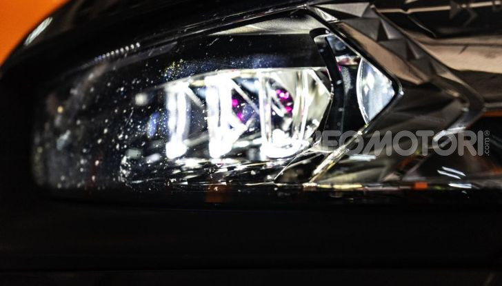 Prova su strada DS 7 Crossback: caratteristiche, opinioni, motori e prezzi - Foto 6 di 33