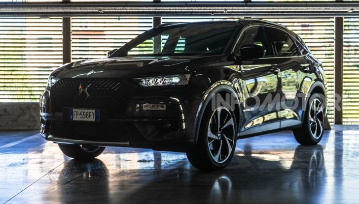 Prova su strada DS 7 Crossback: caratteristiche, opinioni, motori e prezzi - Foto 3 di 33