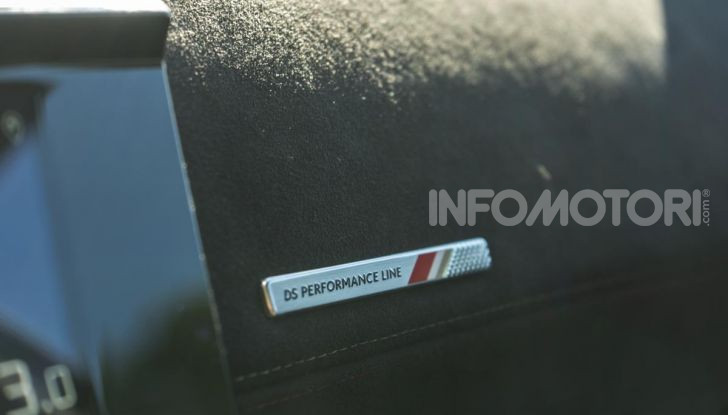 Prova su strada DS 7 Crossback: caratteristiche, opinioni, motori e prezzi - Foto 13 di 33