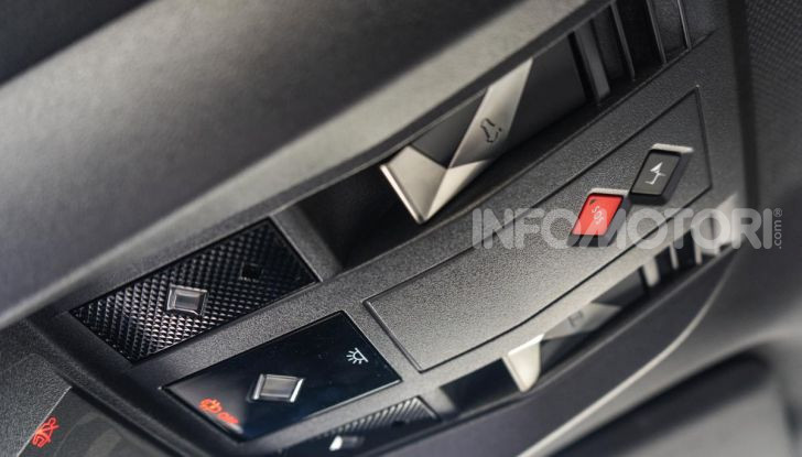 Prova su strada DS 7 Crossback: caratteristiche, opinioni, motori e prezzi - Foto 18 di 33
