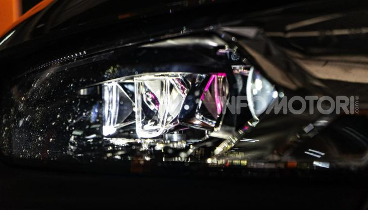 Prova su strada DS 7 Crossback: caratteristiche, opinioni, motori e prezzi - Foto 5 di 33