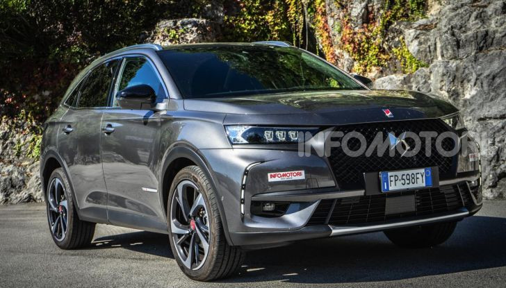 Prova su strada DS 7 Crossback: caratteristiche, opinioni, motori e prezzi - Foto 1 di 33