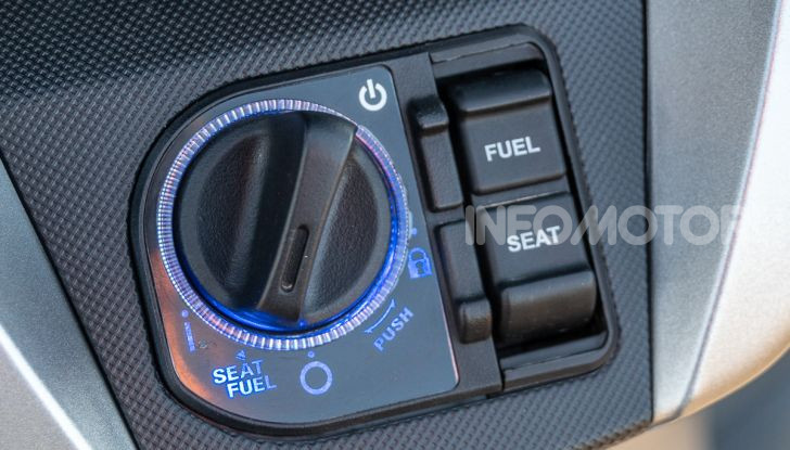 Prova Honda Forza 300, caratteristiche, opinioni e prezzo di uno dei migliori media cilindrata  - Foto 11 di 55