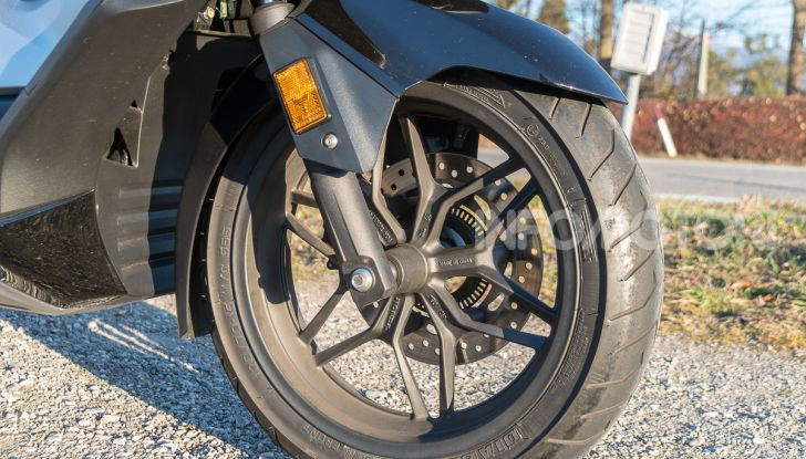 Prova Honda Forza 300, caratteristiche, opinioni e prezzo di uno dei migliori media cilindrata  - Foto 21 di 55