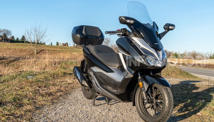 Prova Honda Forza 300, caratteristiche, opinioni e prezzo di uno dei migliori media cilindrata  - Foto 22 di 55