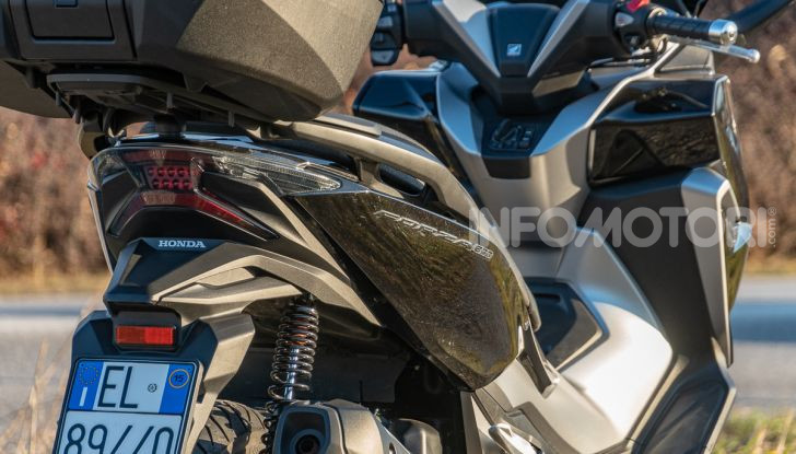 Prova Honda Forza 300, caratteristiche, opinioni e prezzo di uno dei migliori media cilindrata  - Foto 30 di 55