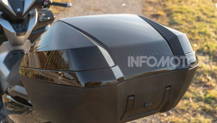 Prova Honda Forza 300, caratteristiche, opinioni e prezzo di uno dei migliori media cilindrata  - Foto 36 di 55