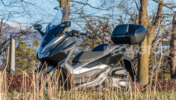 Prova Honda Forza 300, caratteristiche, opinioni e prezzo di uno dei migliori media cilindrata  - Foto 43 di 55