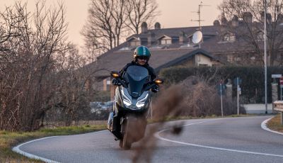 Prova Honda Forza 300, caratteristiche, opinioni e prezzo di uno dei migliori media cilindrata 