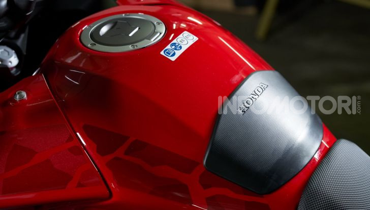 Prova Honda CB500X 2019: 19″ all’anteriore, caratteristiche, prezzo e impressioni - Foto 30 di 42