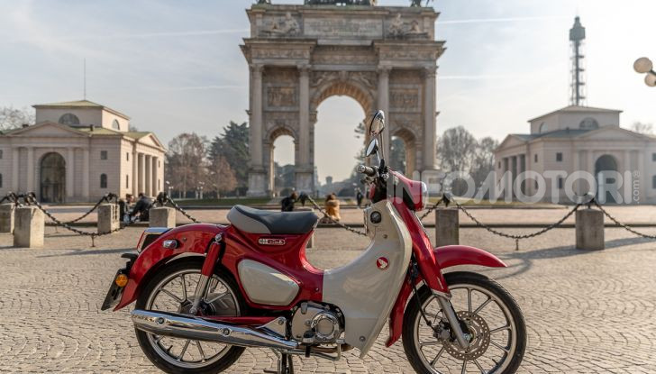 Prova Honda Super Cub C125: caratteristiche, opinioni e prezzi - Foto 2 di 59