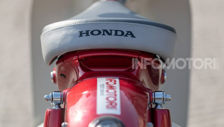 Prova Honda Super Cub C125: caratteristiche, opinioni e prezzi - Foto 4 di 59