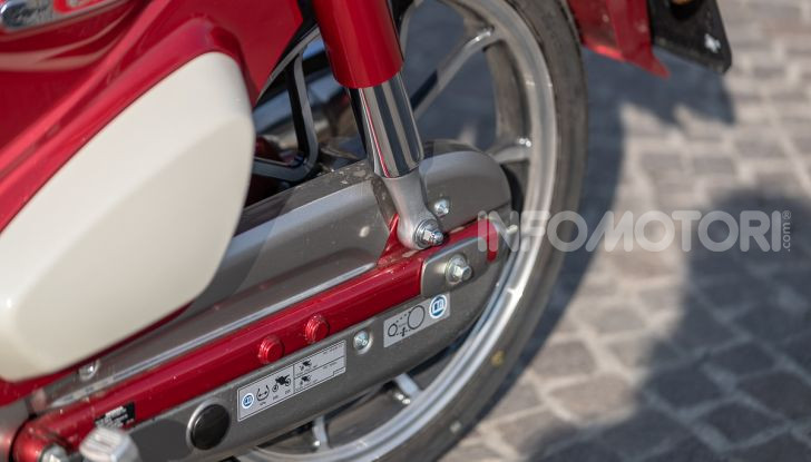 Prova Honda Super Cub C125: caratteristiche, opinioni e prezzi - Foto 22 di 59