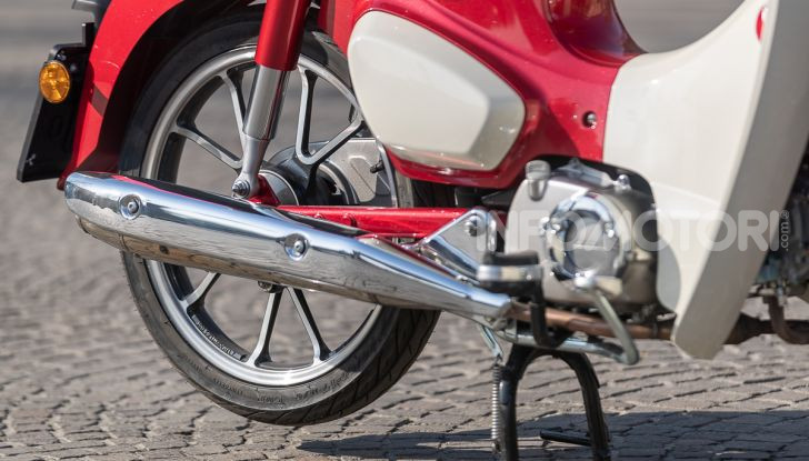 Prova Honda Super Cub C125: caratteristiche, opinioni e prezzi - Foto 27 di 59