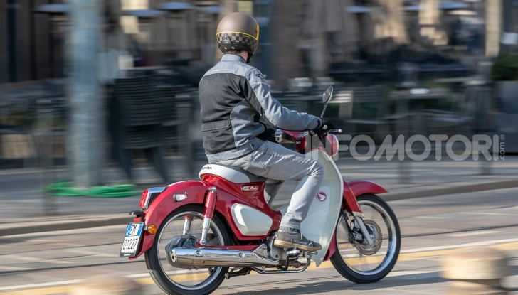 Prova Honda Super Cub C125: caratteristiche, opinioni e prezzi - Foto 41 di 59