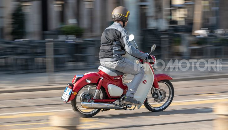 Prova Honda Super Cub C125: caratteristiche, opinioni e prezzi - Foto 46 di 59