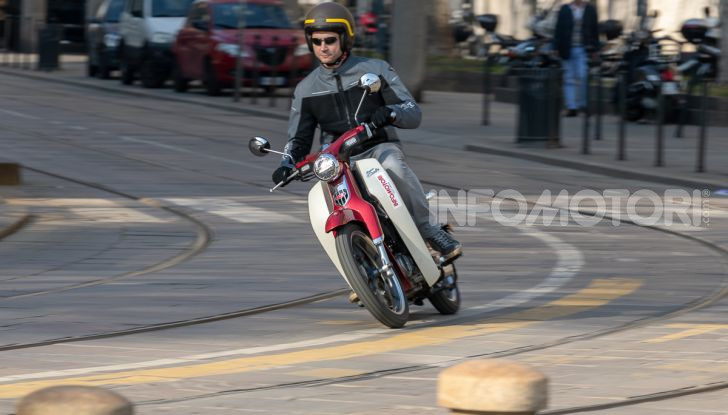 Prova Honda Super Cub C125: caratteristiche, opinioni e prezzi - Foto 50 di 59