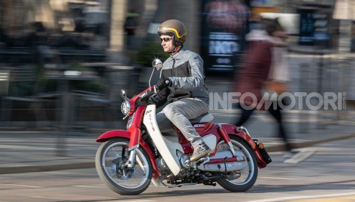 Prova Honda Super Cub C125: caratteristiche, opinioni e prezzi - Foto 51 di 59