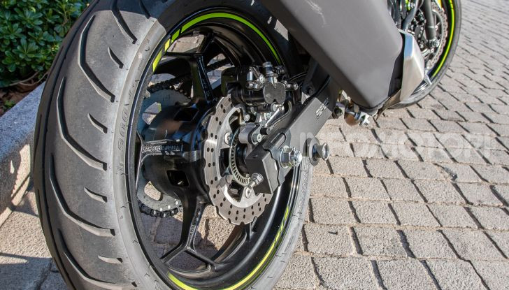 Kawasaki Z125 MY 2019: caratteristiche, opinioni e prezzo - Foto 17 di 43