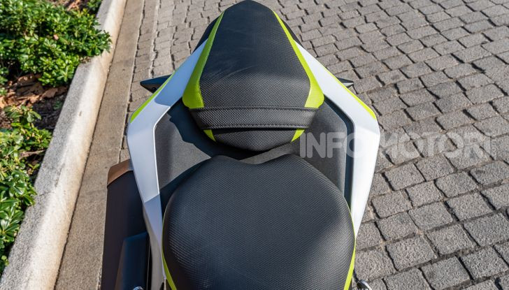 Kawasaki Z125 MY 2019: caratteristiche, opinioni e prezzo - Foto 26 di 43