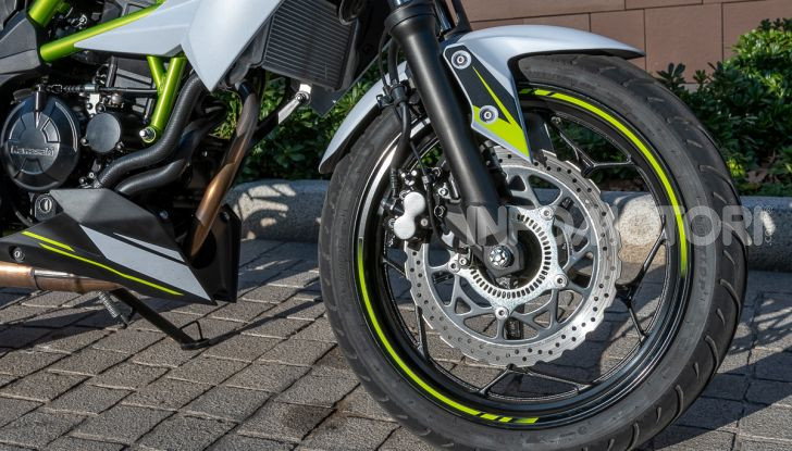 Kawasaki Z125 MY 2019: caratteristiche, opinioni e prezzo - Foto 28 di 43