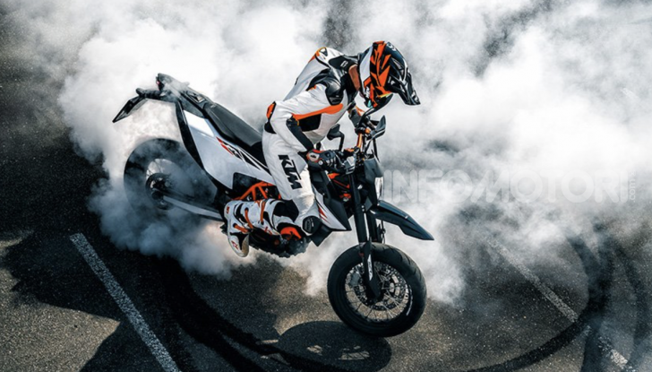 KTM 690 SMC R e KTM 690 Enduro R: le regine del motard e fuoristrada - Foto 4 di 5