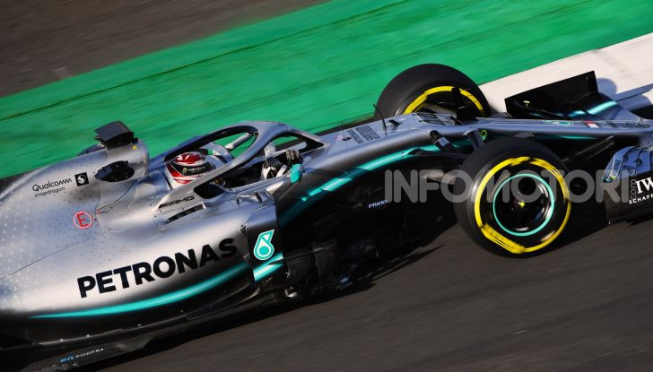 F1 2019: svelata la nuova Mercedes W10 - Foto 1 di 12