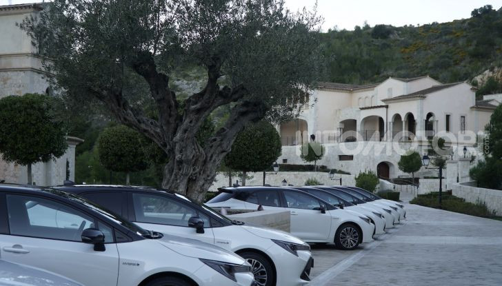 Nuova Toyota Corolla motori, prezzi e prova su strada - Foto 1 di 17