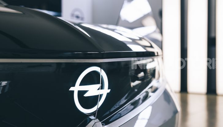 Opel GT X Experimental, il futuro secondo Opel - Foto 7 di 19