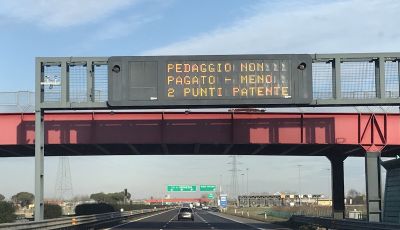 Autostrade, meno 2 punti patente per mancato pedaggio: è legale?