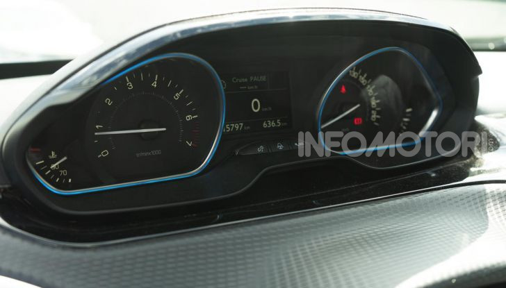 Prova nuova Peugeot 2008: il 110CV a benzina per correre in città - Foto 18 di 25